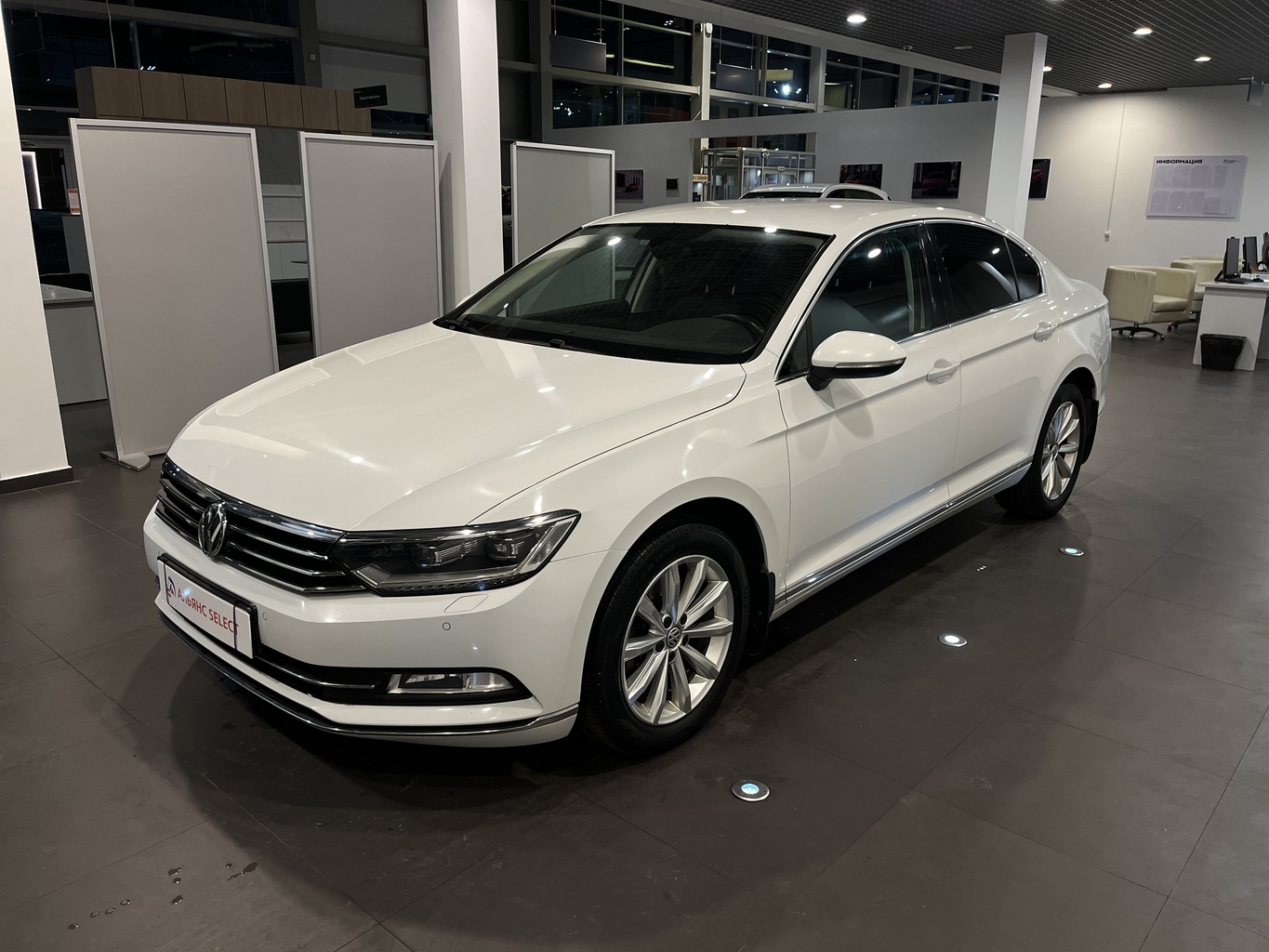 VOLKSWAGEN PASSAT
