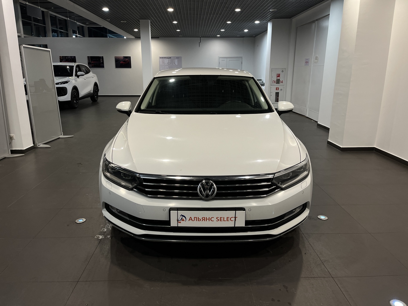 VOLKSWAGEN PASSAT
