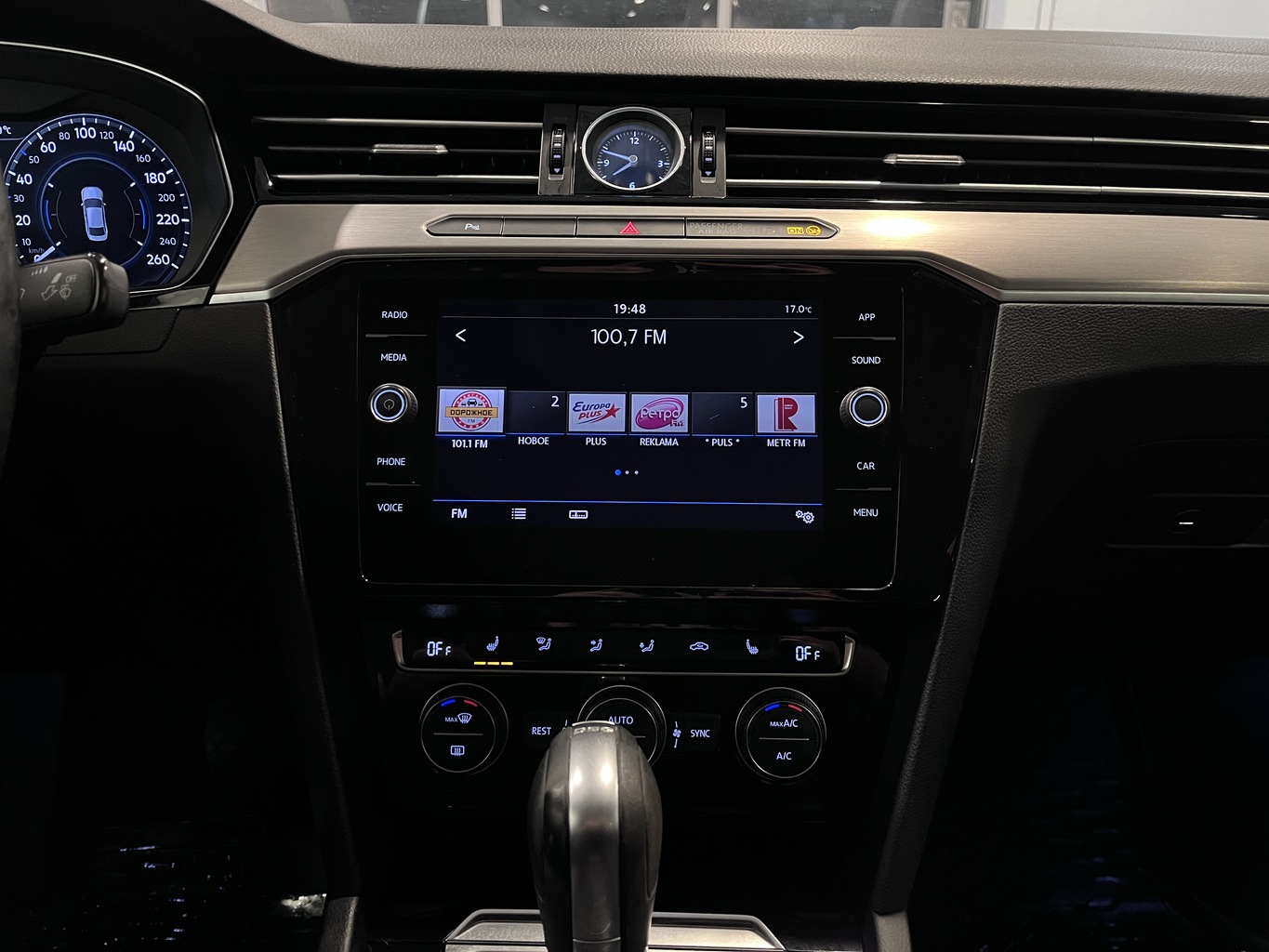 VOLKSWAGEN PASSAT