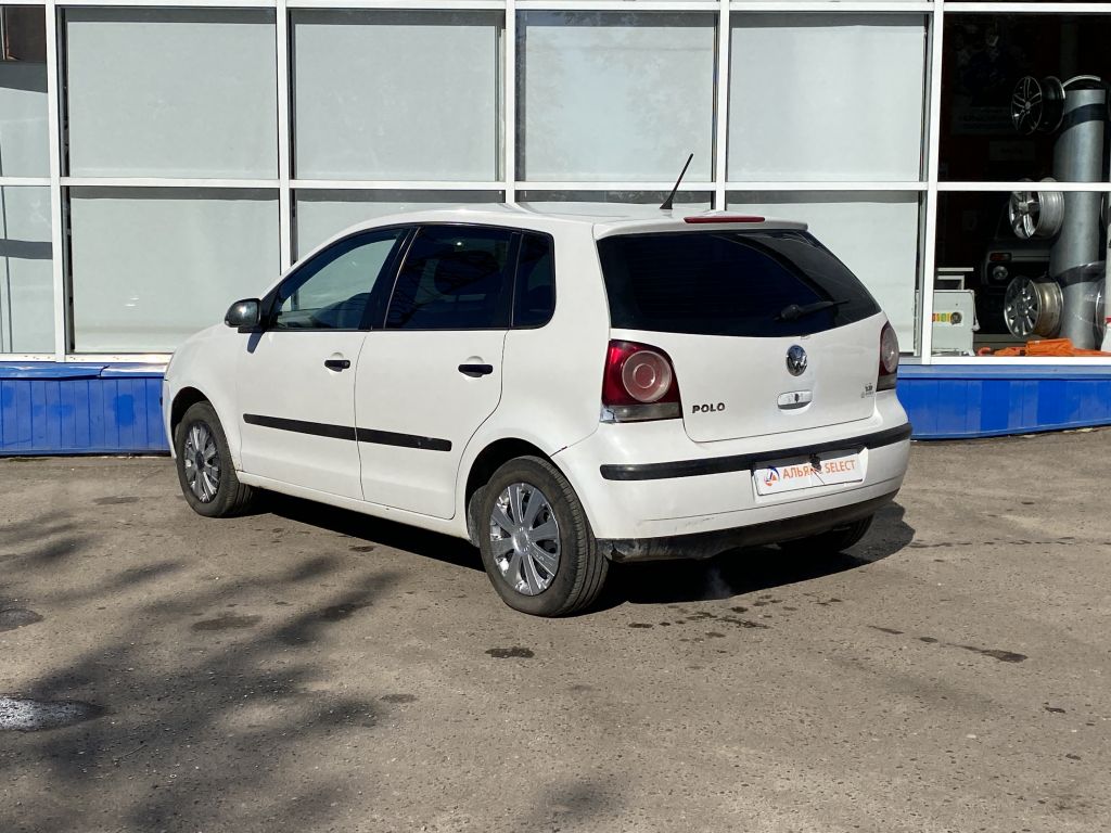 VOLKSWAGEN POLO