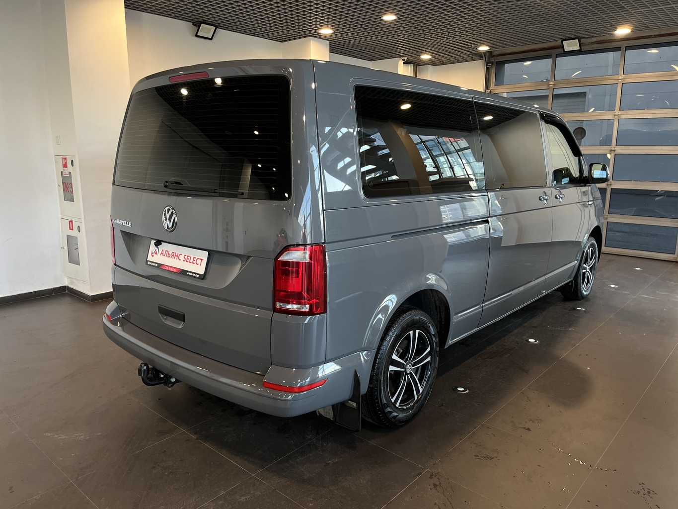 VOLKSWAGEN CARAVELLE