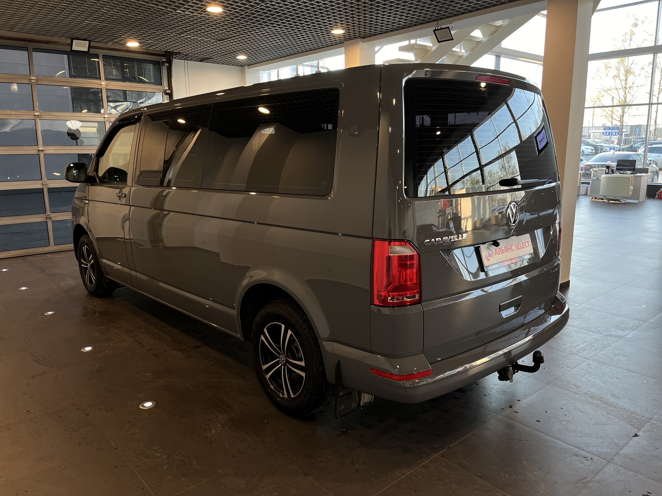 VOLKSWAGEN CARAVELLE