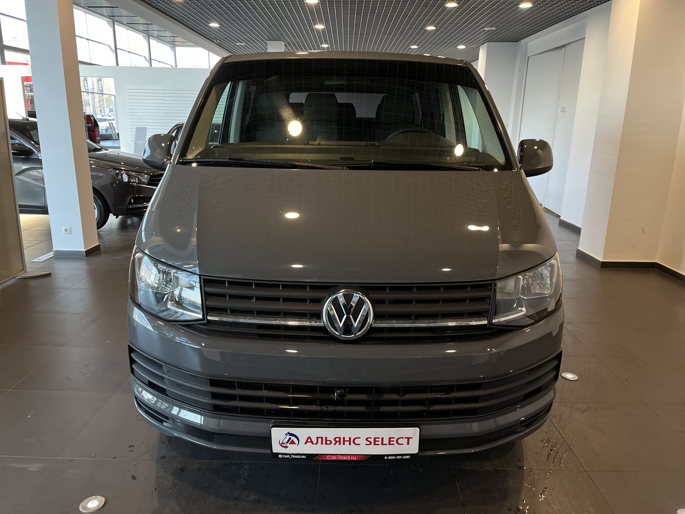 VOLKSWAGEN CARAVELLE