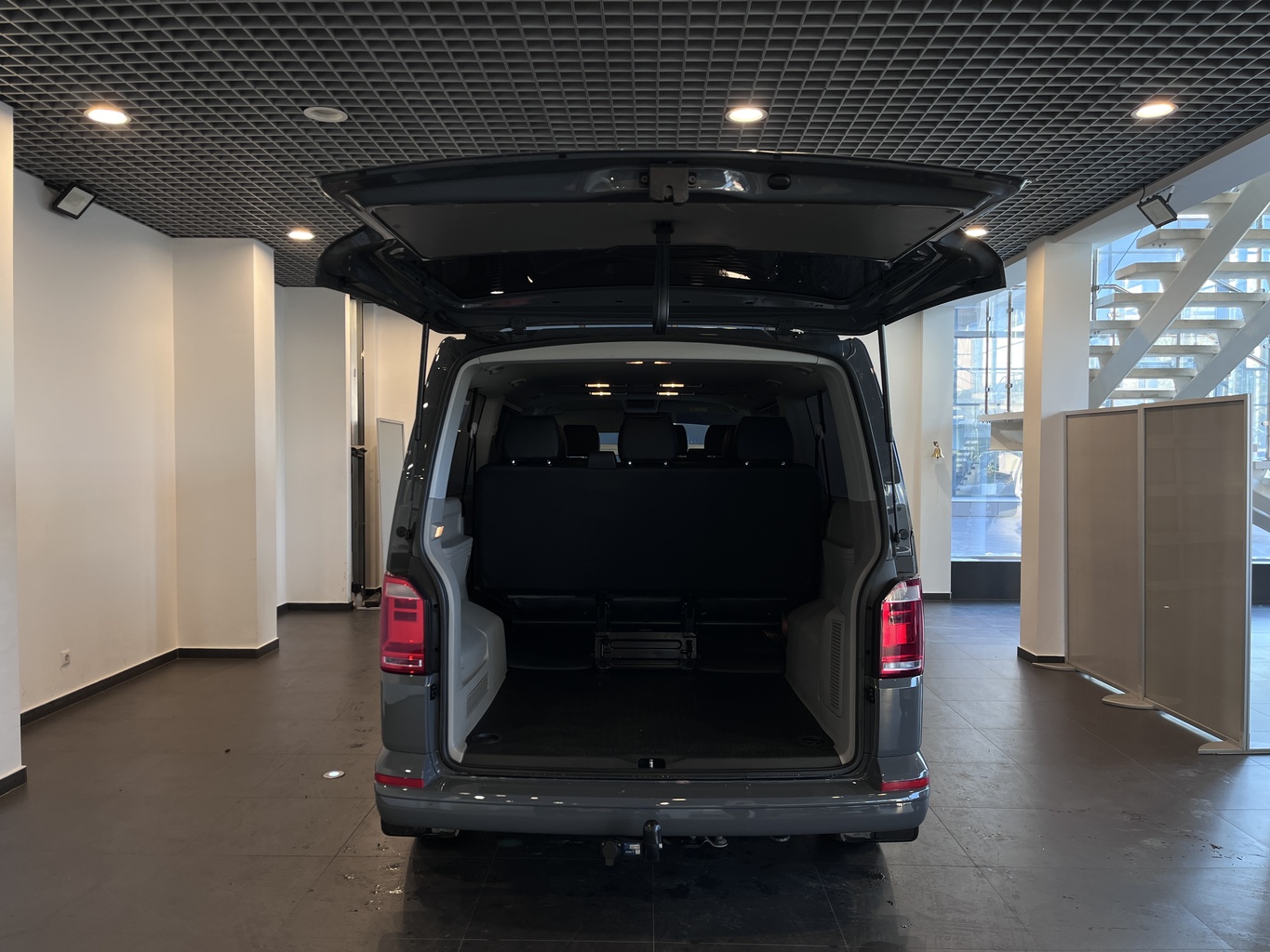 VOLKSWAGEN CARAVELLE