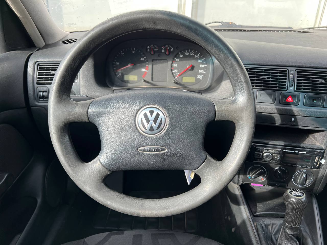 VOLKSWAGEN GOLF