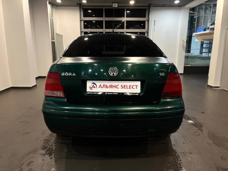 VOLKSWAGEN BORA