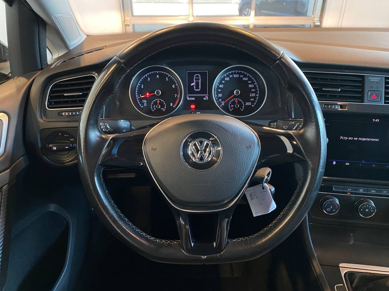 VOLKSWAGEN GOLF