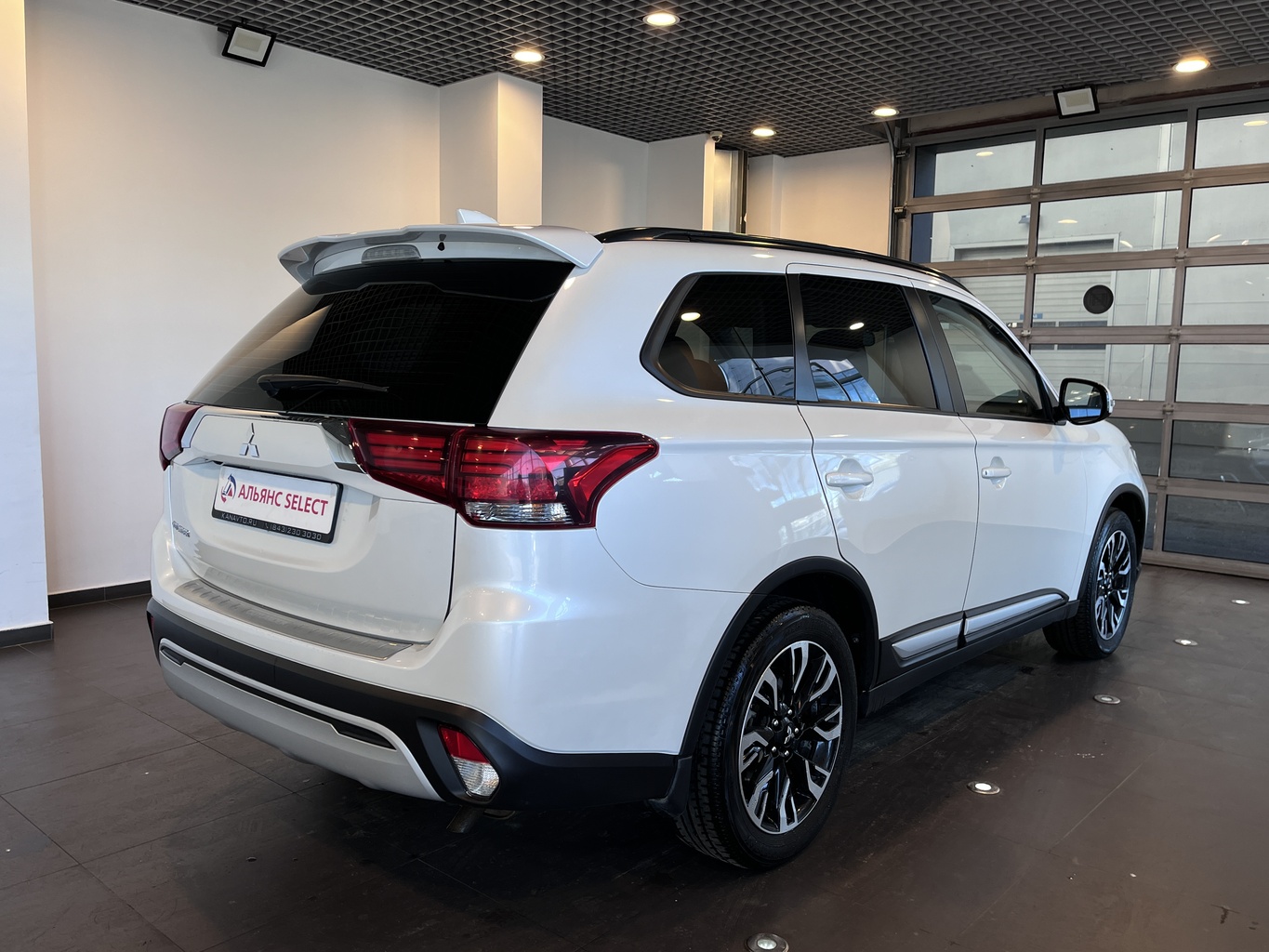 MITSUBISHI OUTLANDER