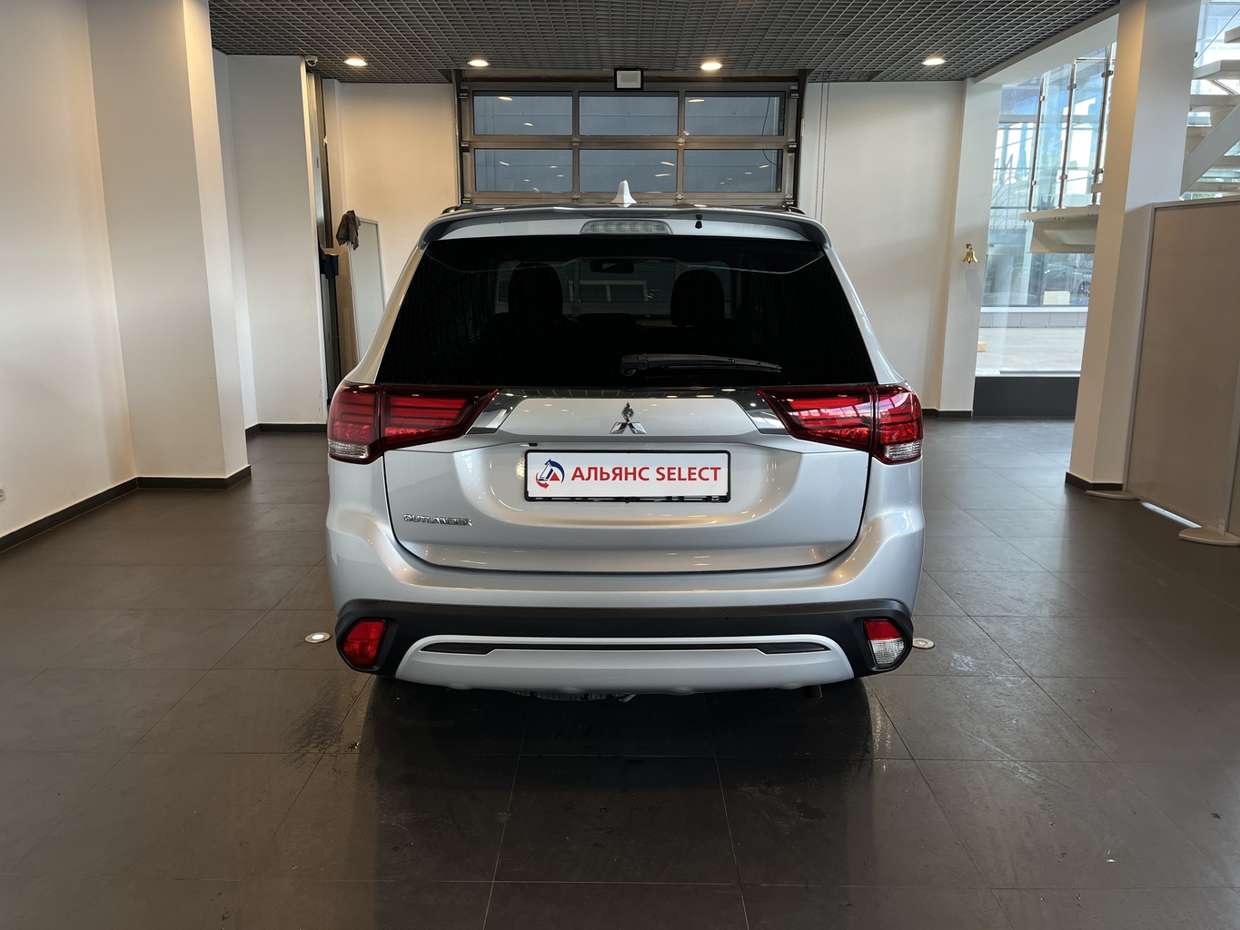 MITSUBISHI OUTLANDER