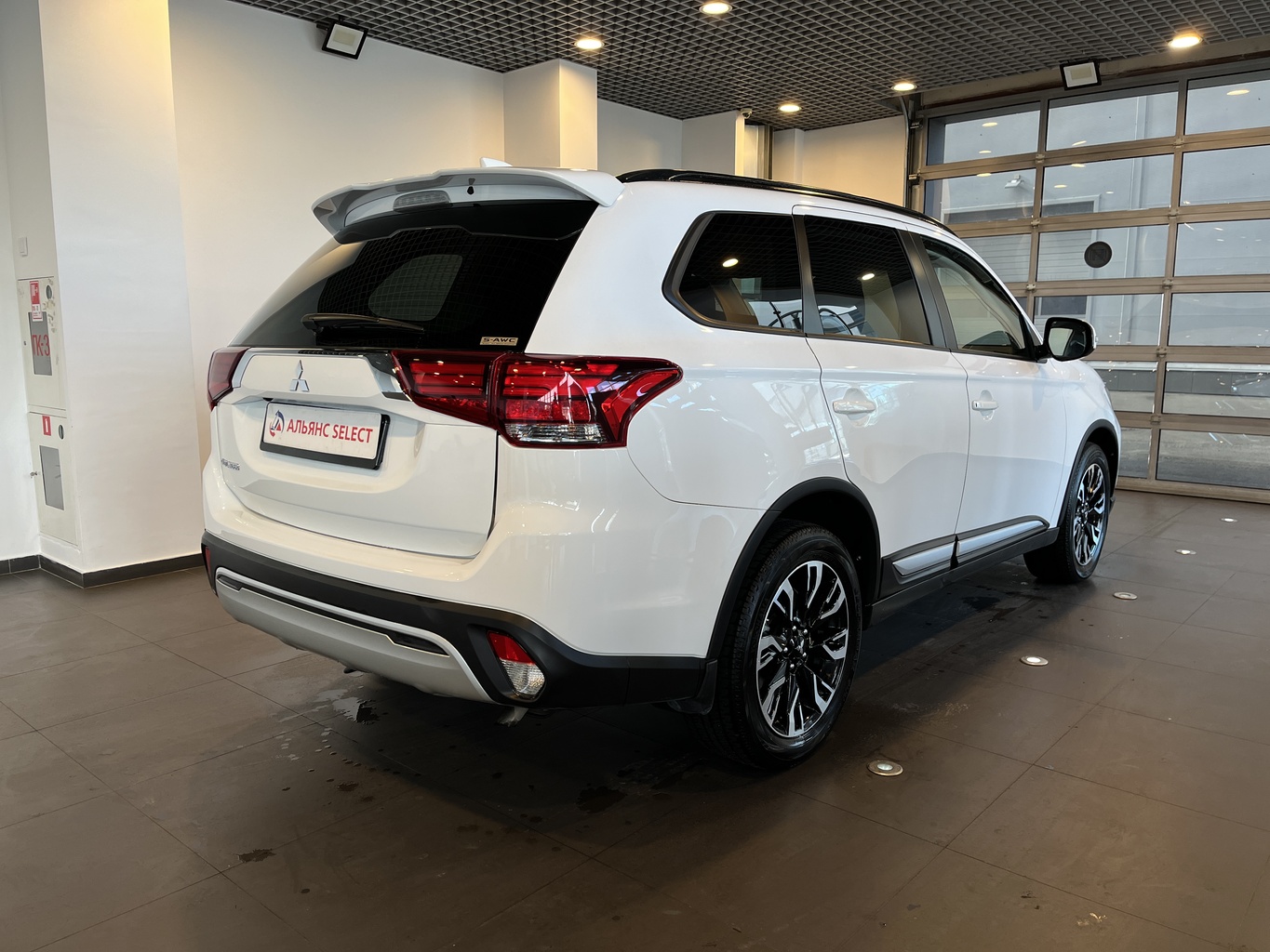 MITSUBISHI OUTLANDER
