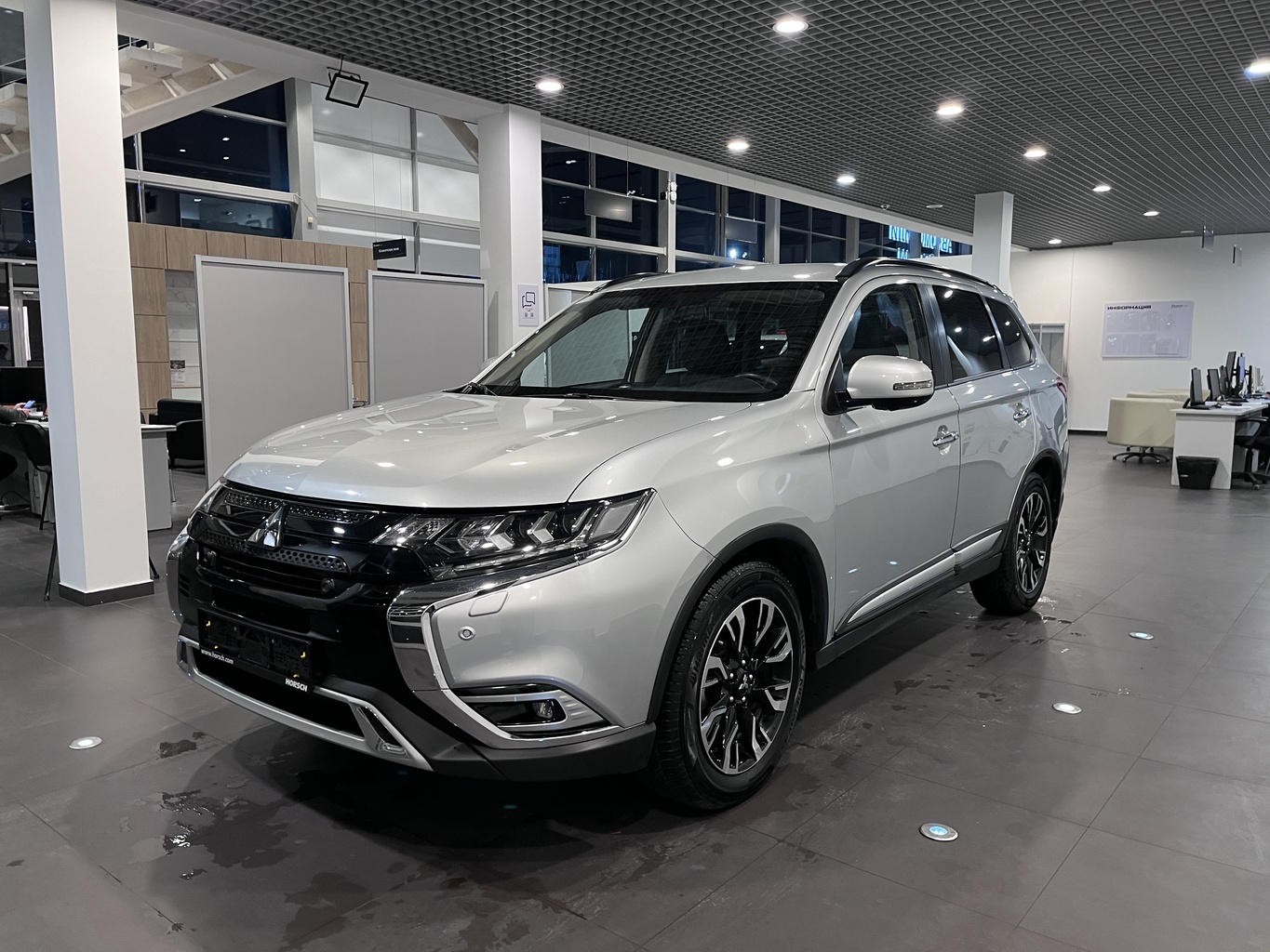 MITSUBISHI OUTLANDER