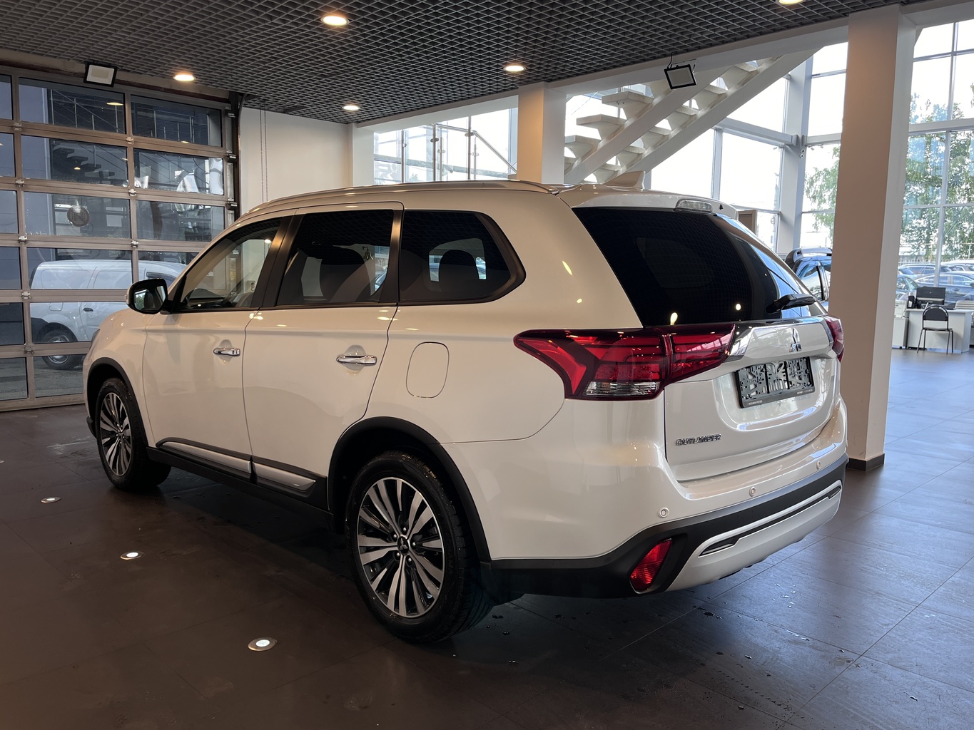 MITSUBISHI OUTLANDER