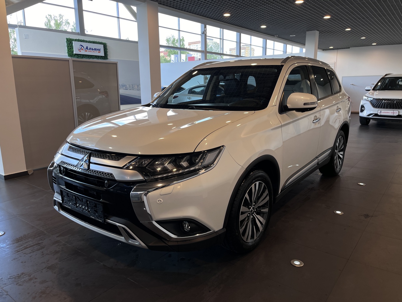 MITSUBISHI OUTLANDER