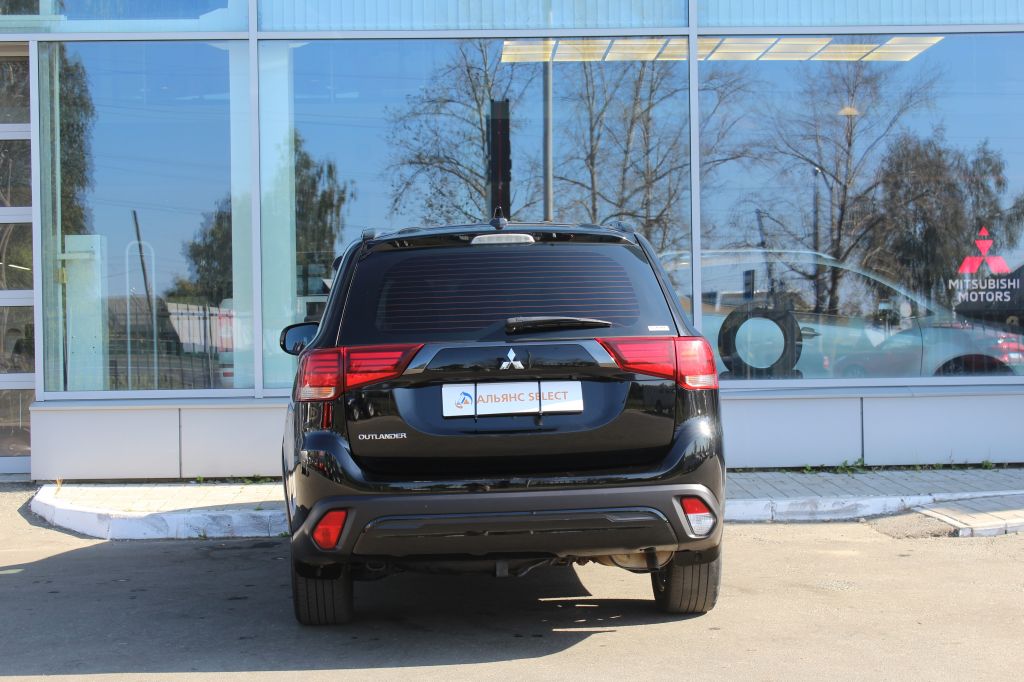 MITSUBISHI OUTLANDER