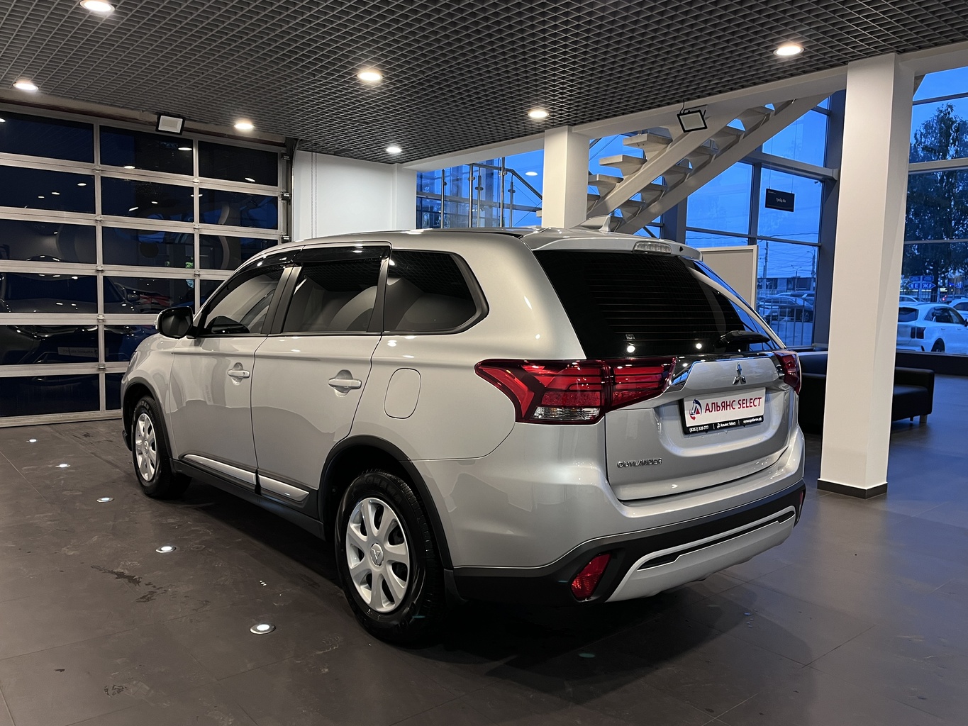 MITSUBISHI OUTLANDER