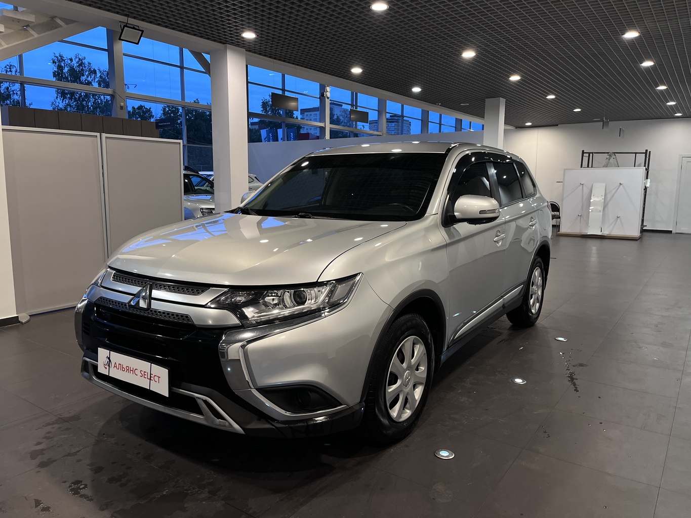 MITSUBISHI OUTLANDER