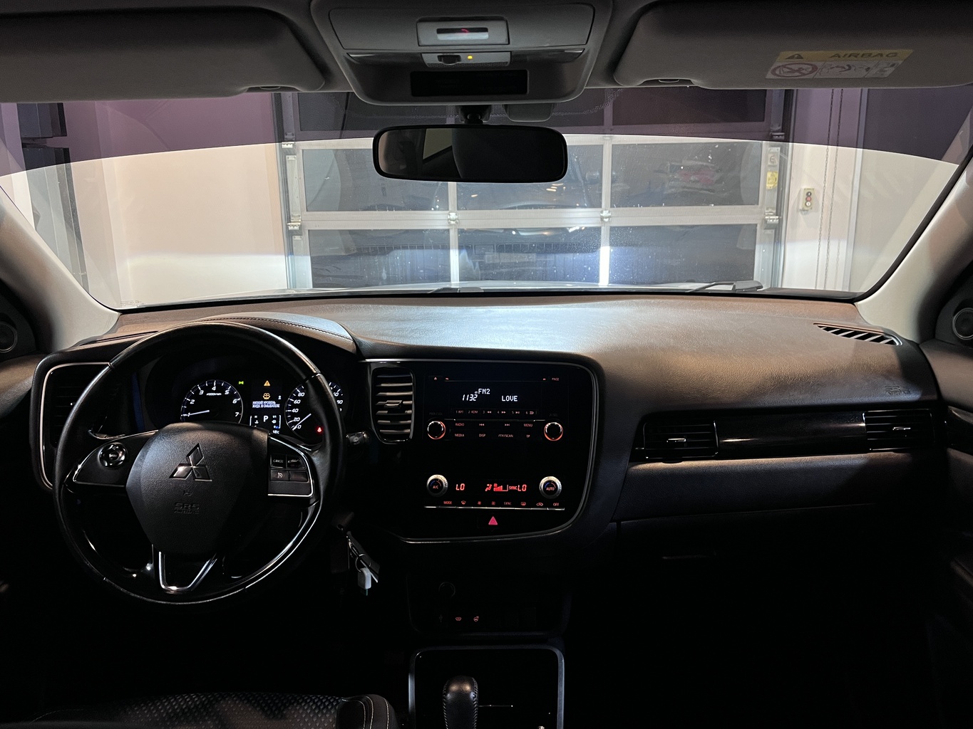 MITSUBISHI OUTLANDER