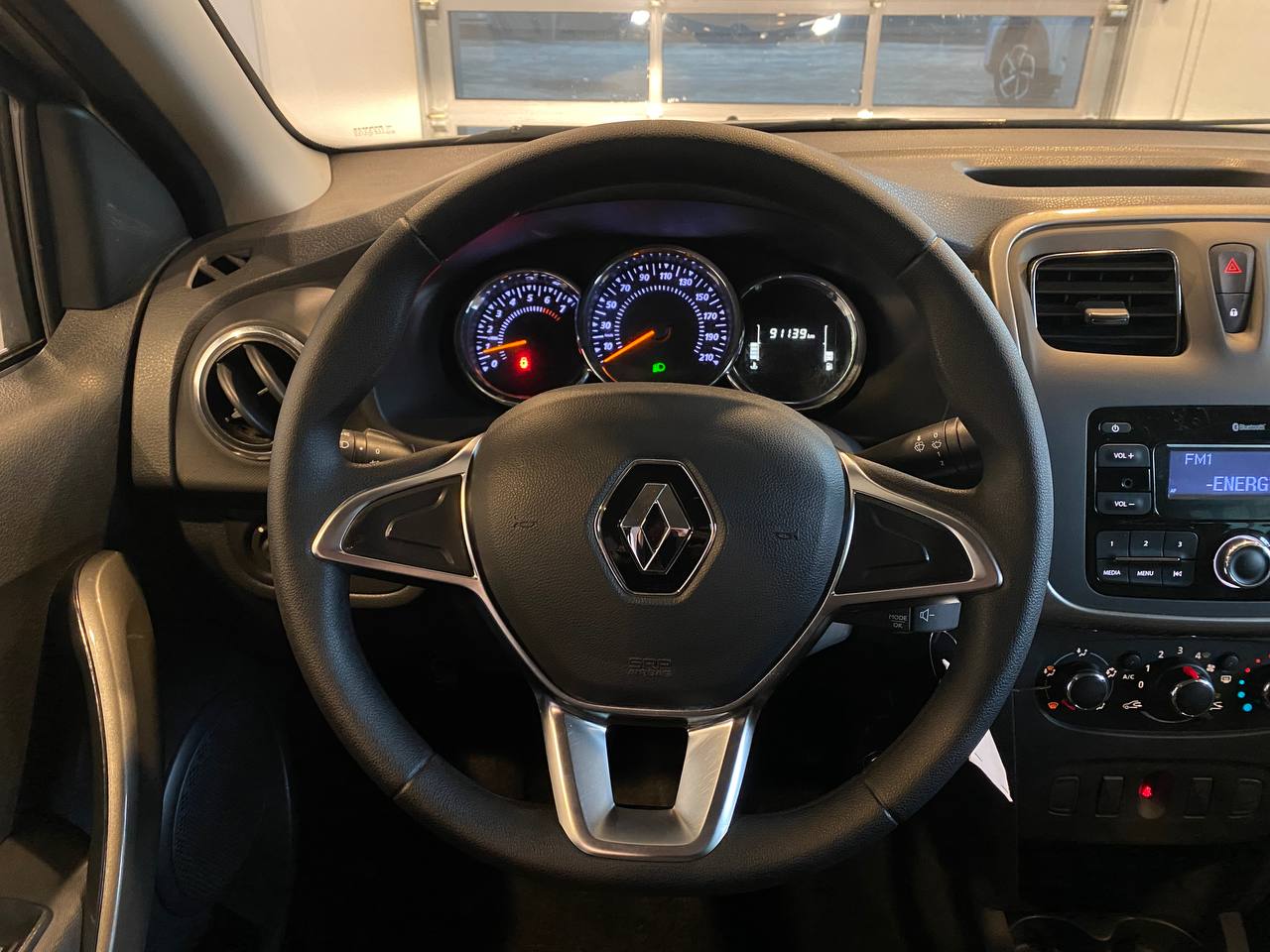 RENAULT LOGAN