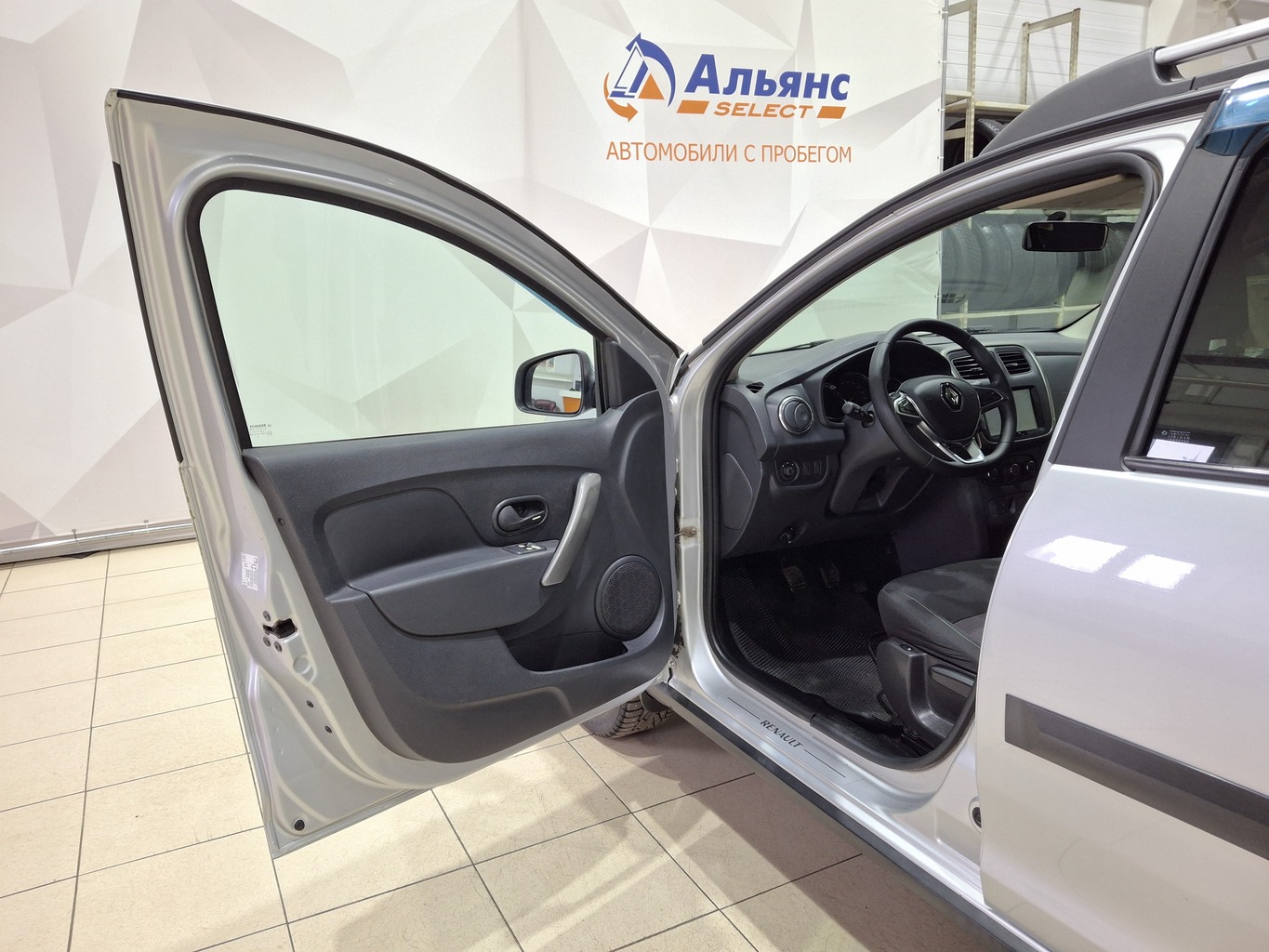 RENAULT SANDERO