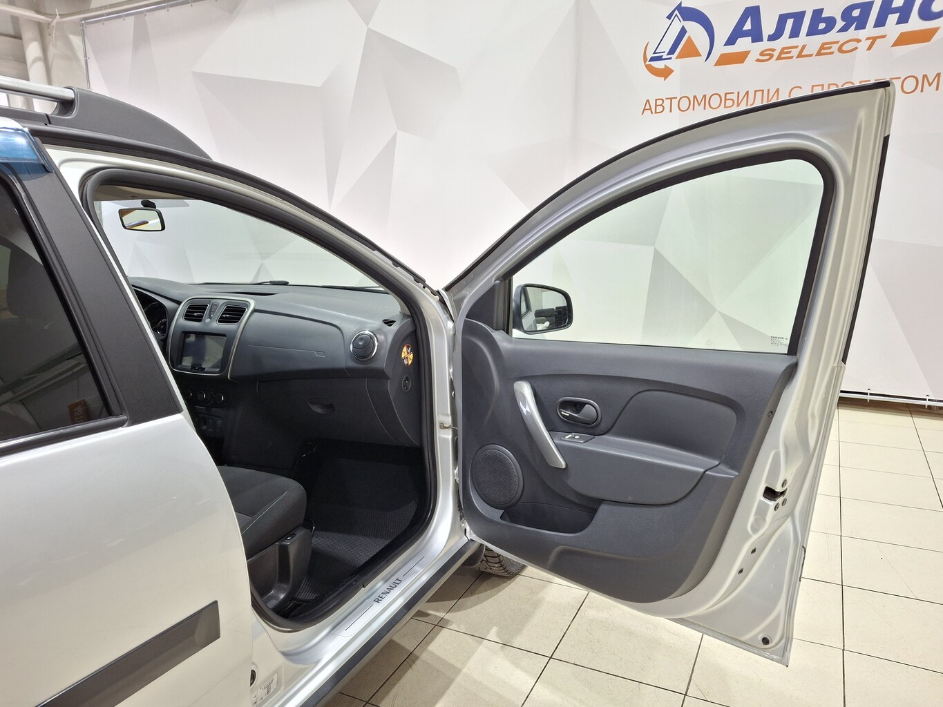 RENAULT SANDERO