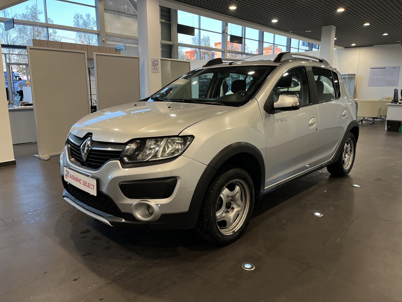 RENAULT SANDERO