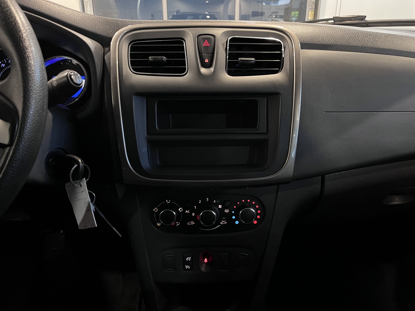 RENAULT SANDERO