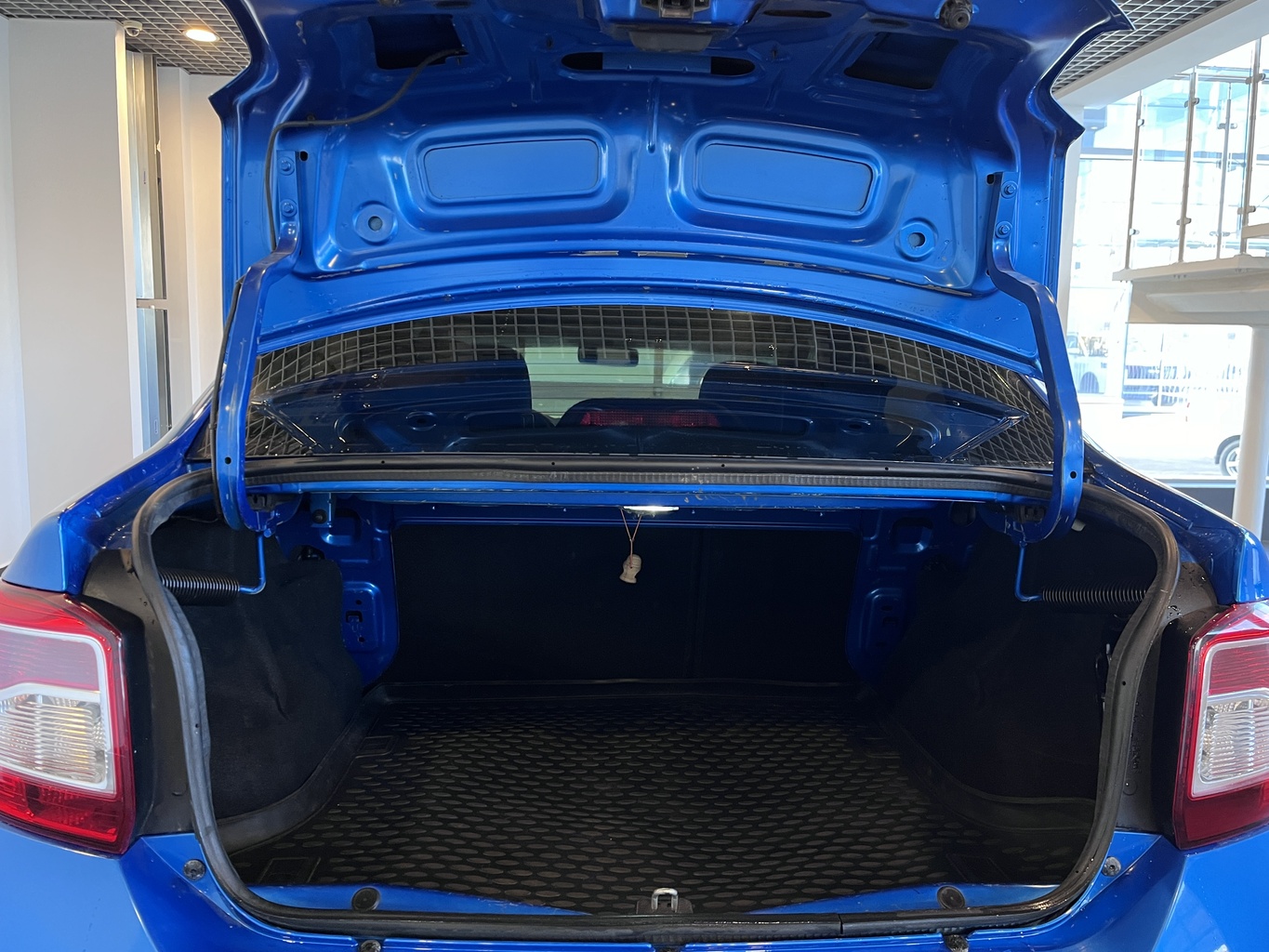RENAULT LOGAN