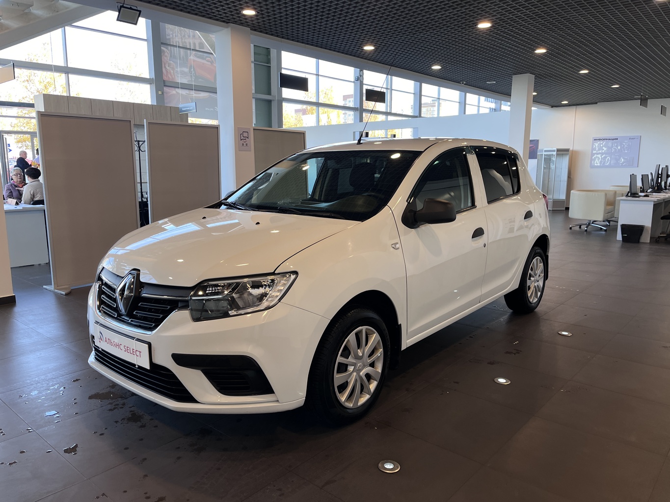 RENAULT SANDERO