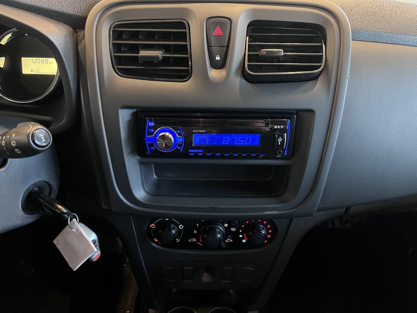 RENAULT SANDERO