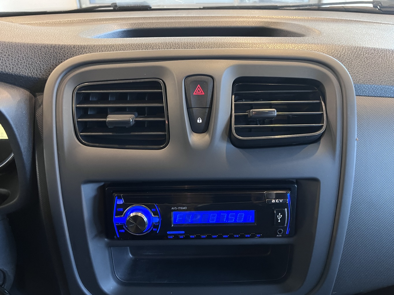 RENAULT SANDERO