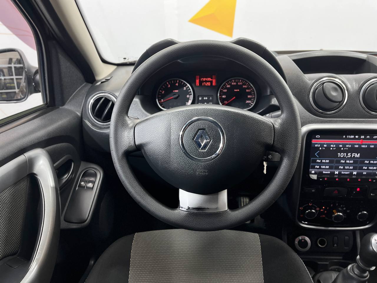 RENAULT DUSTER