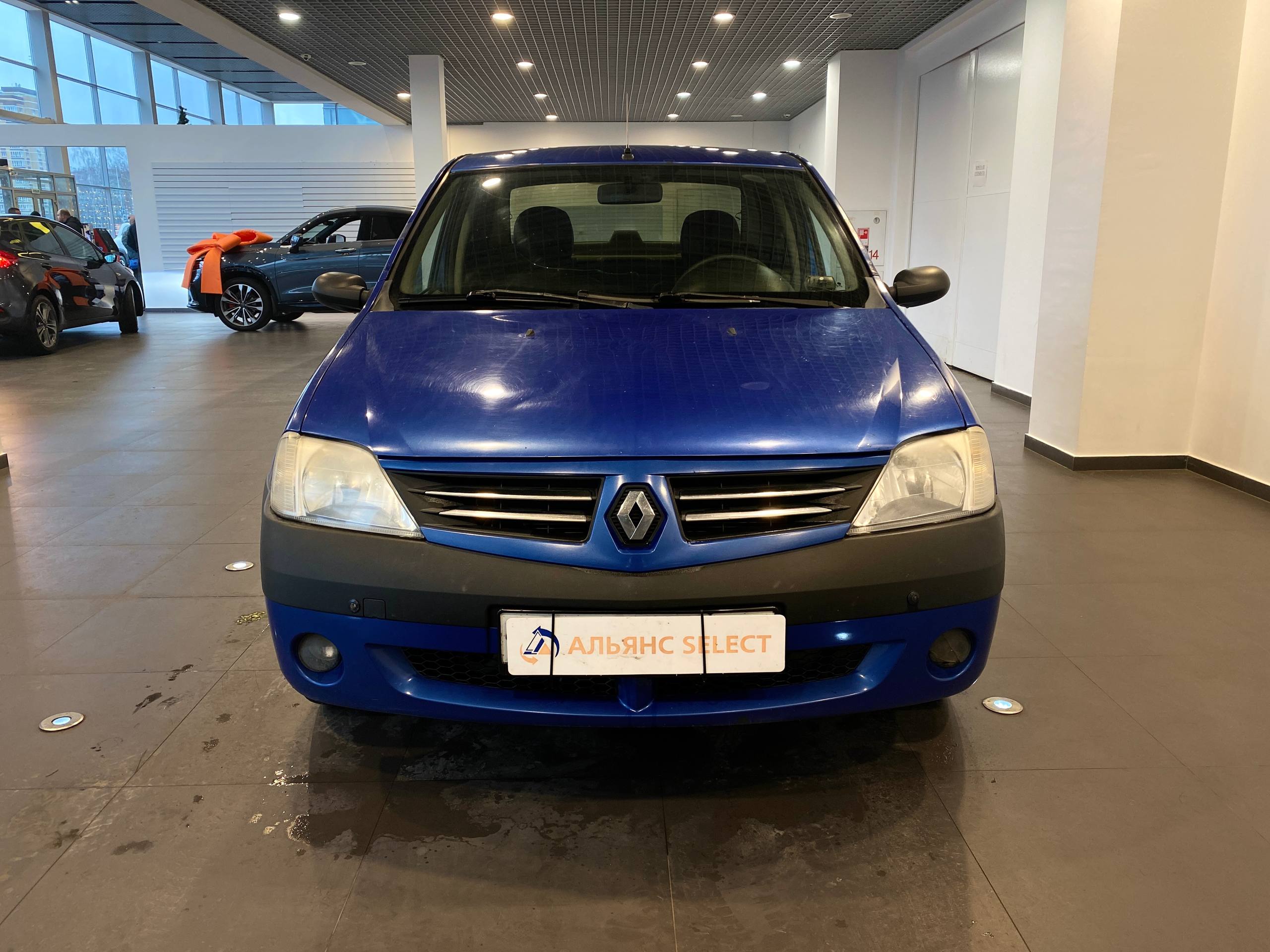RENAULT LOGAN (SR)