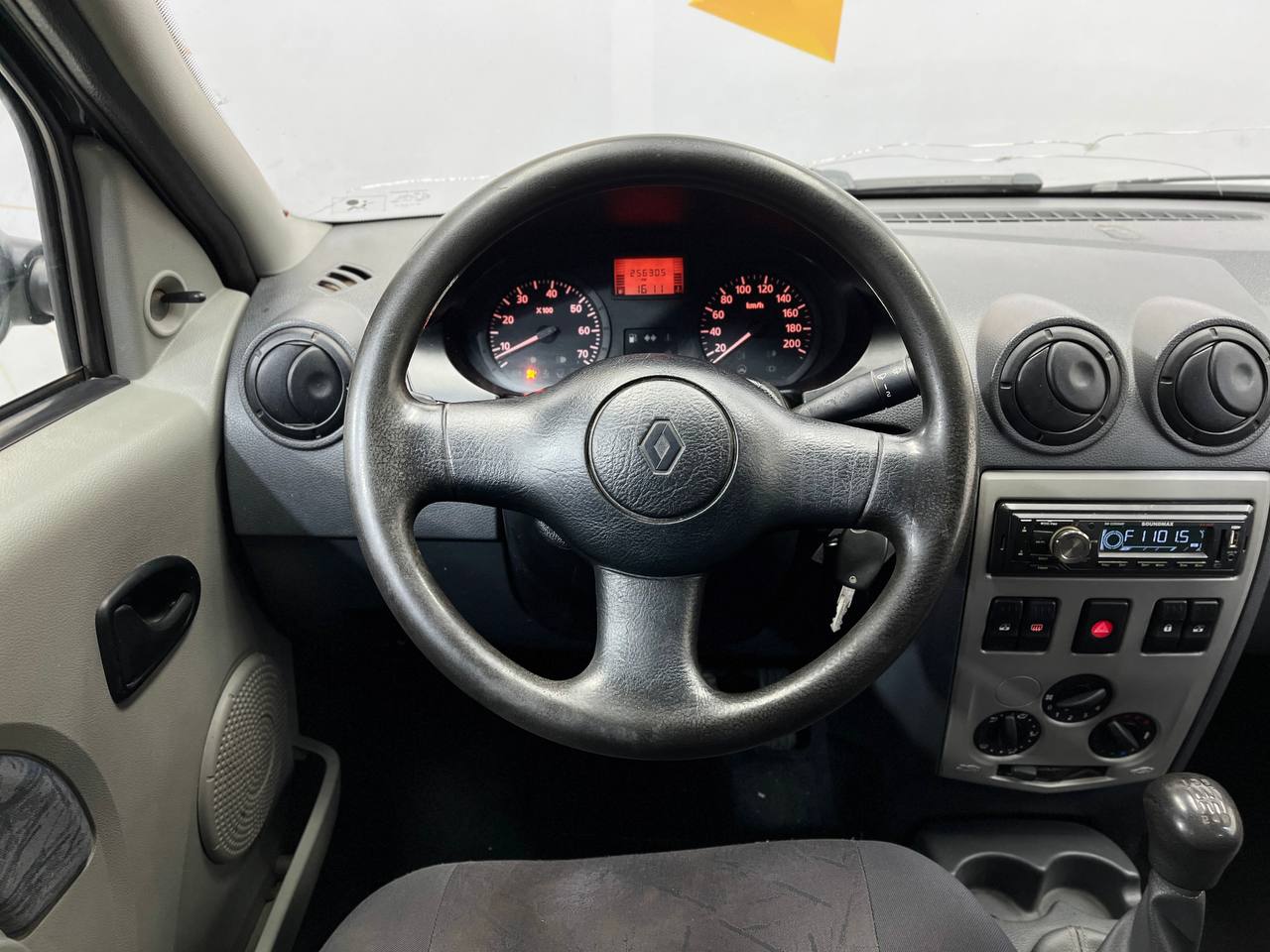 RENAULT LOGAN