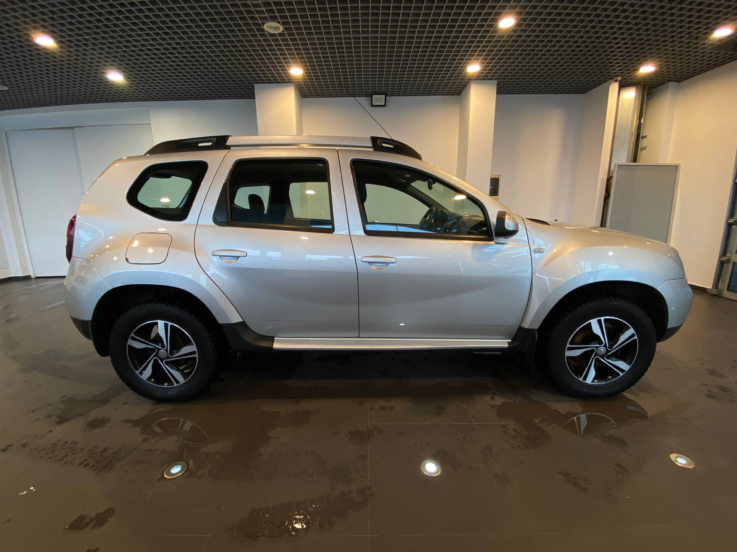 RENAULT DUSTER