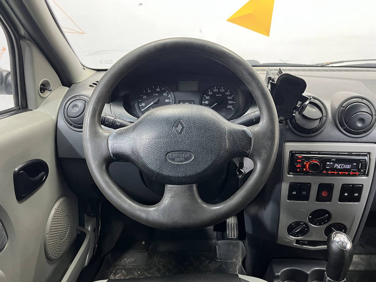 RENAULT LOGAN