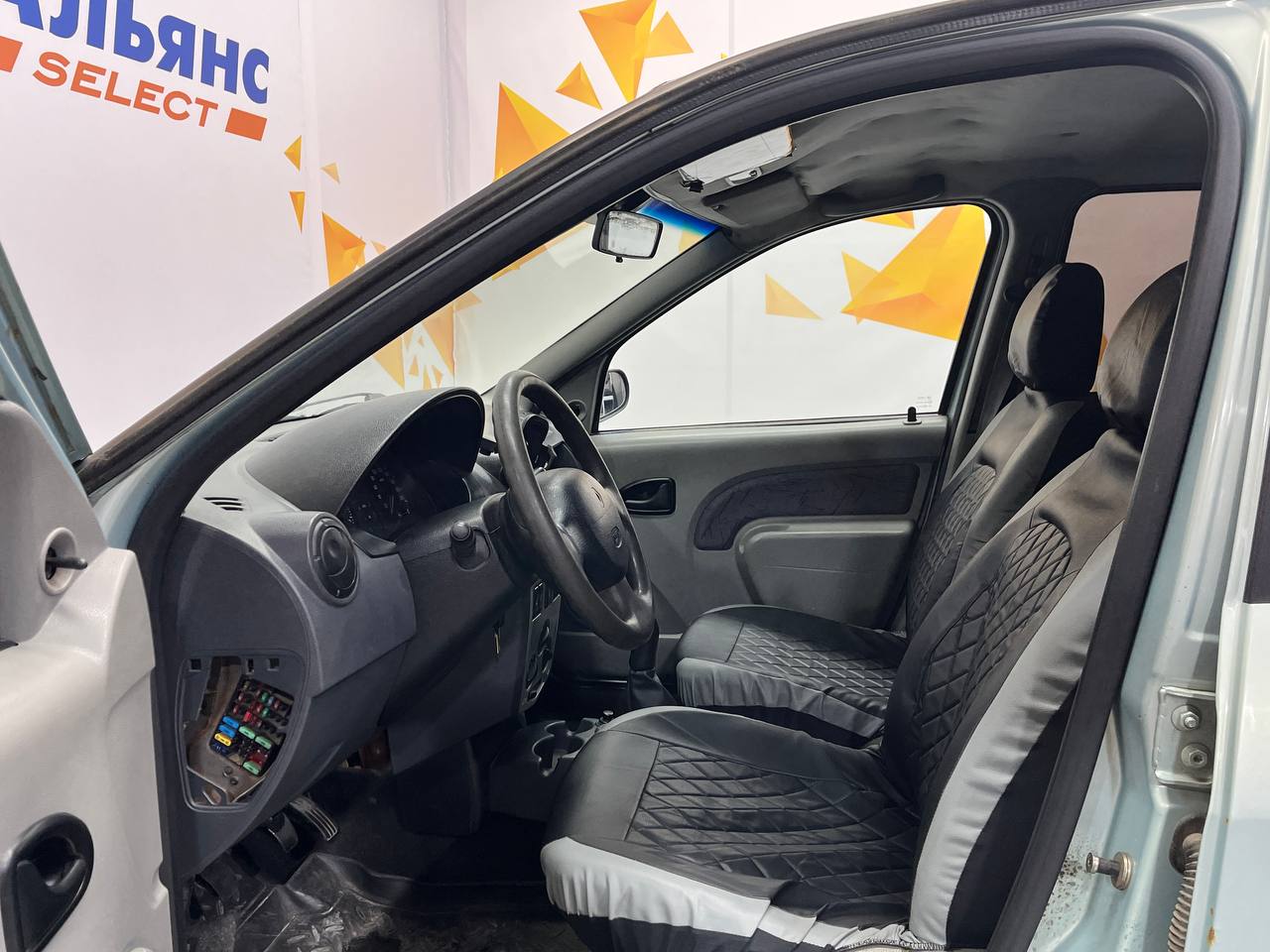 RENAULT LOGAN
