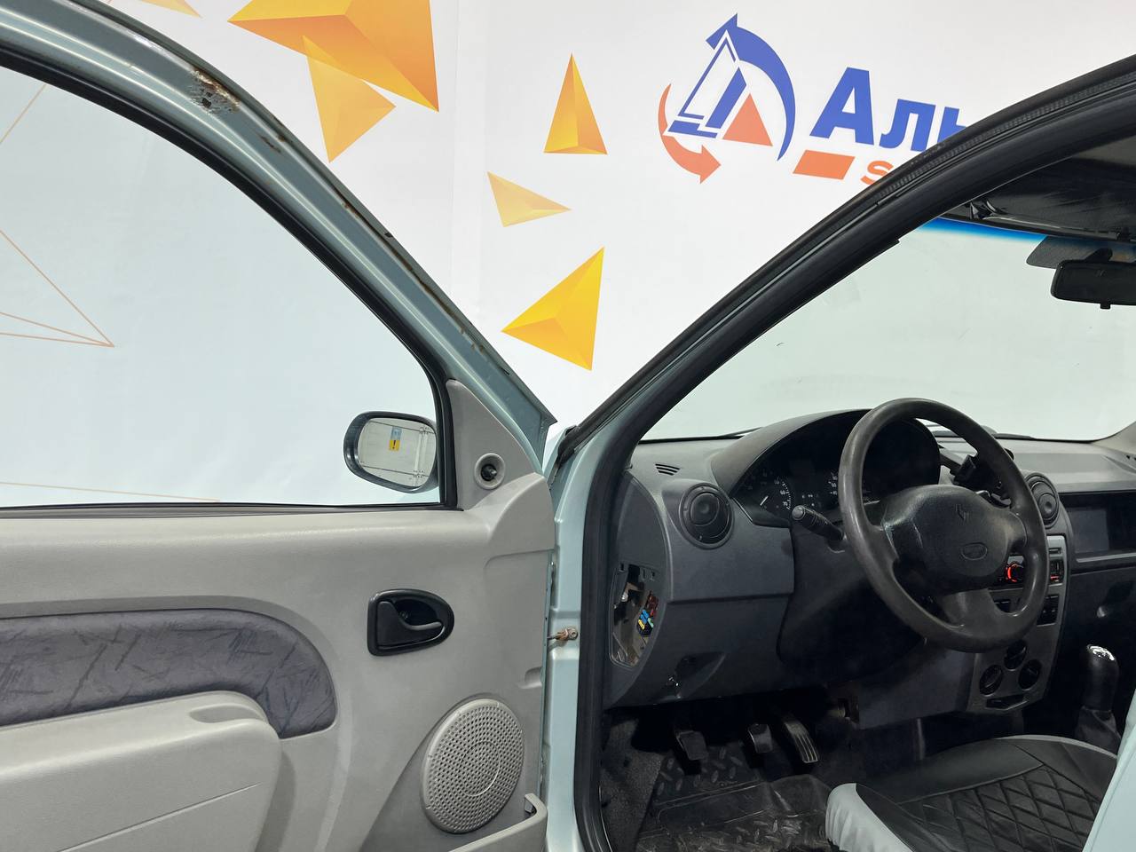 RENAULT LOGAN