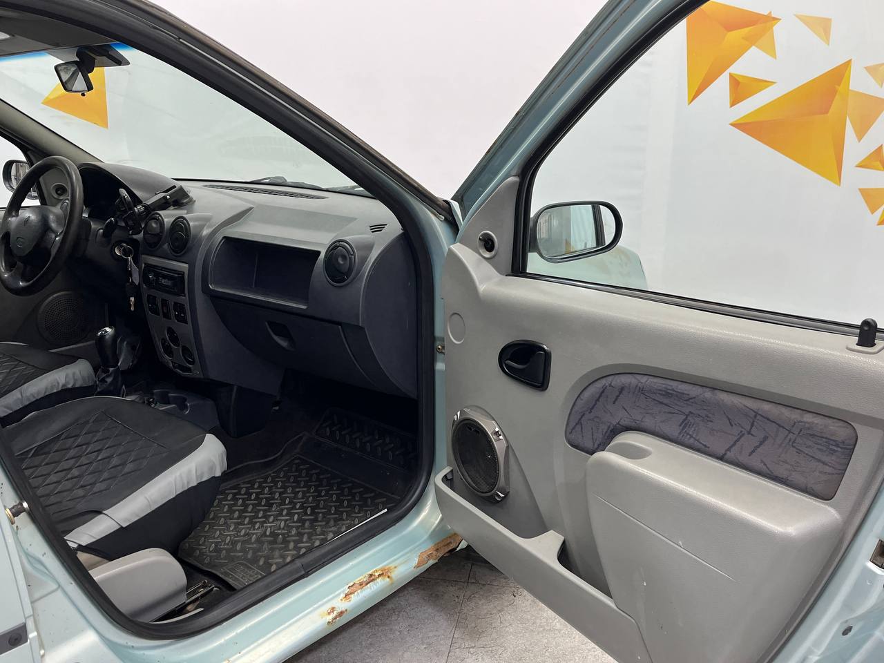 RENAULT LOGAN