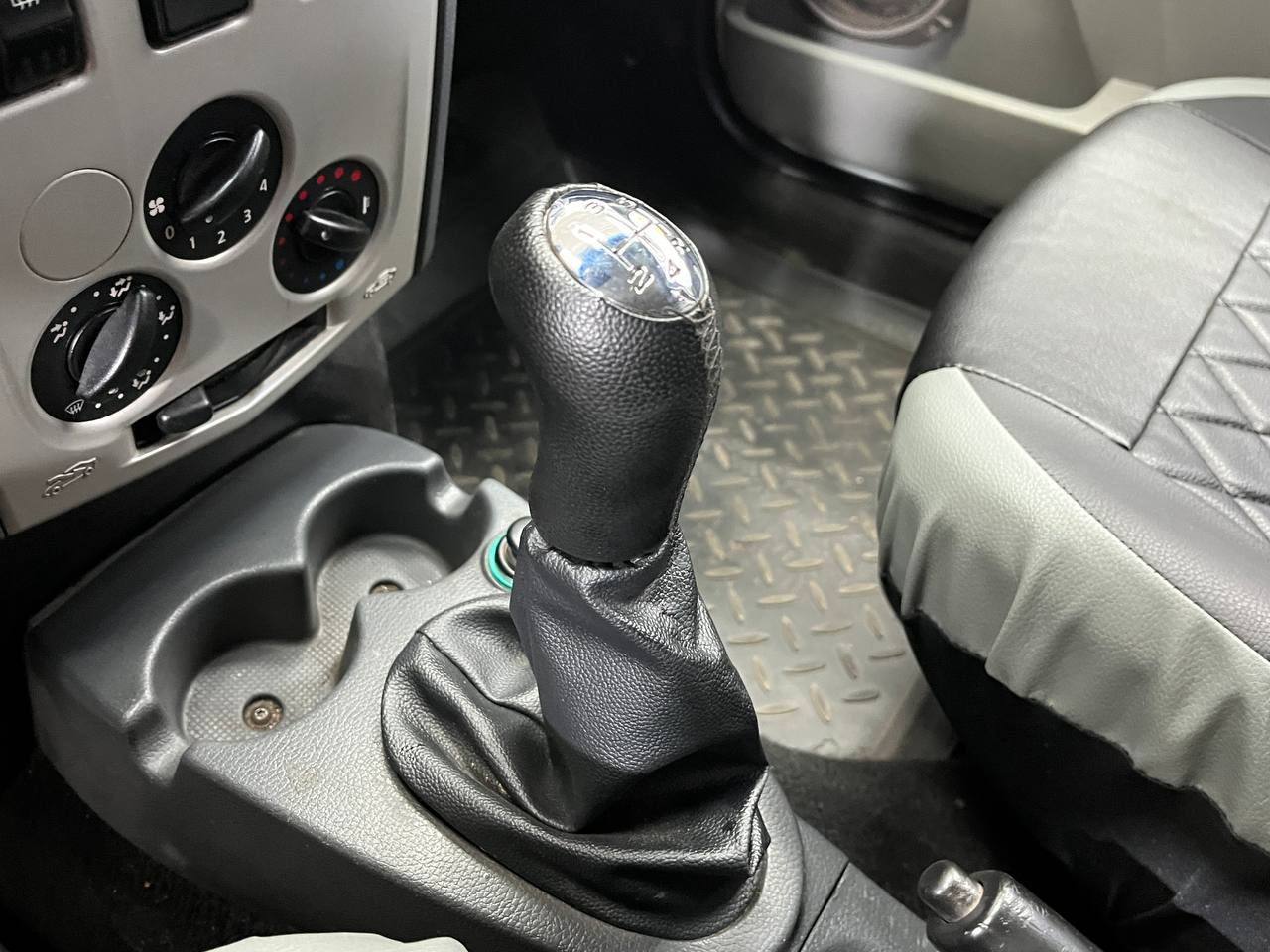 RENAULT LOGAN
