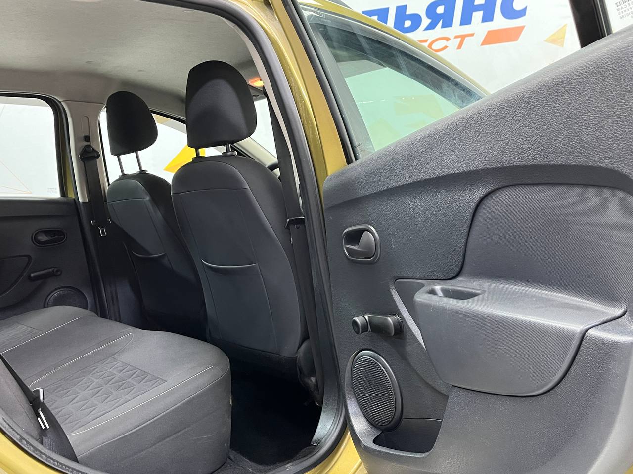 RENAULT SANDERO