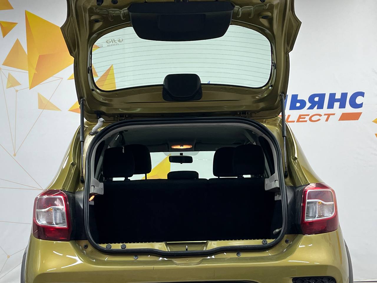 RENAULT SANDERO