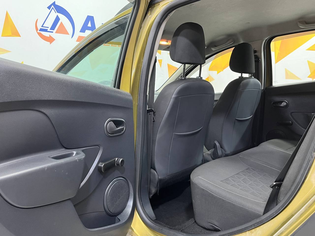 RENAULT SANDERO