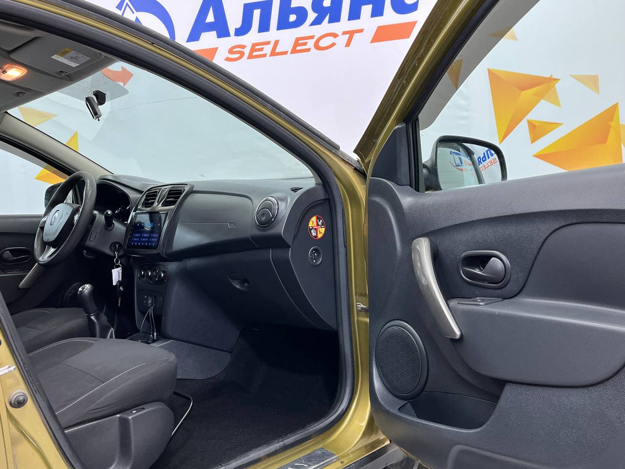 RENAULT SANDERO