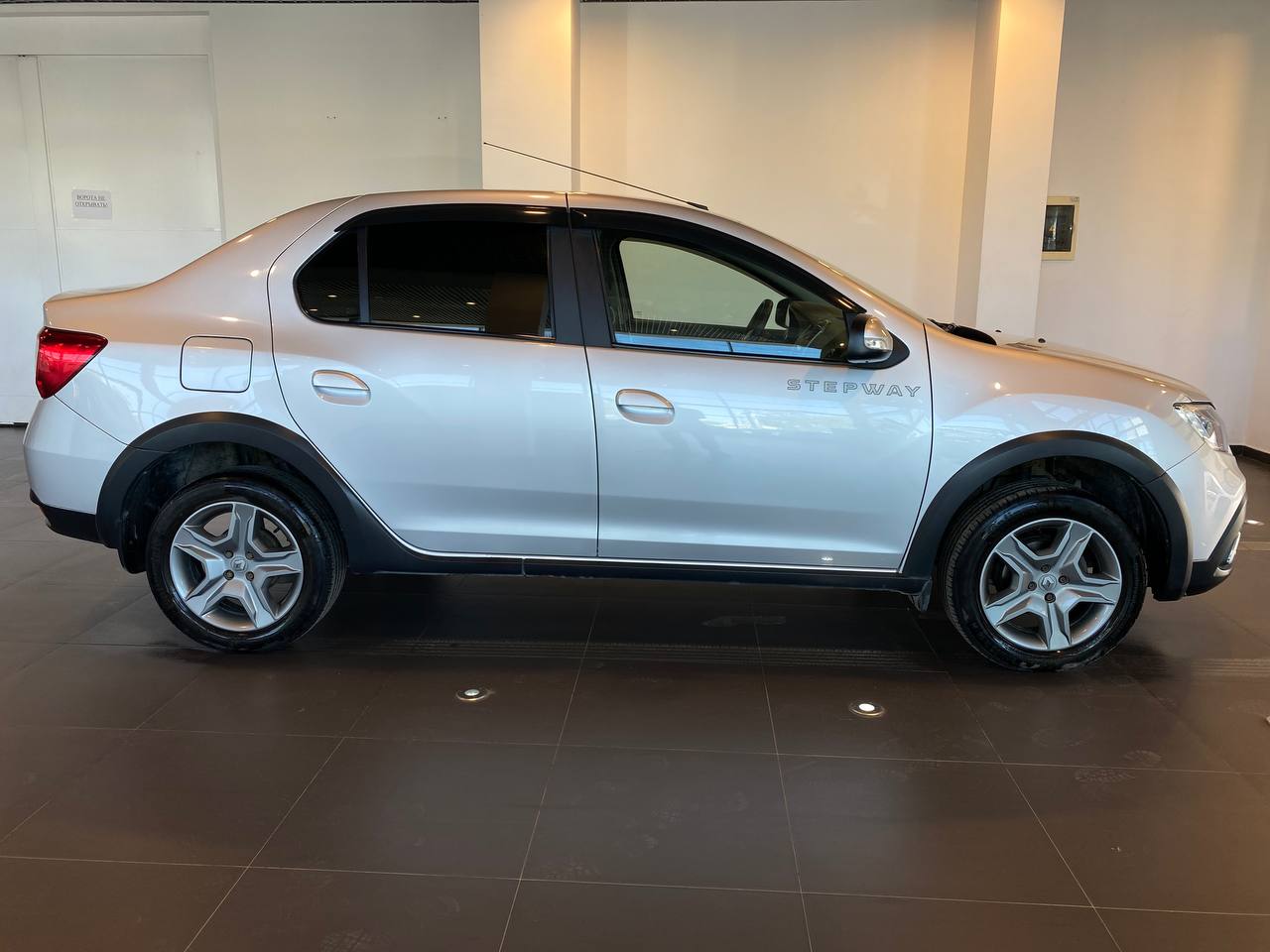 RENAULT LOGAN