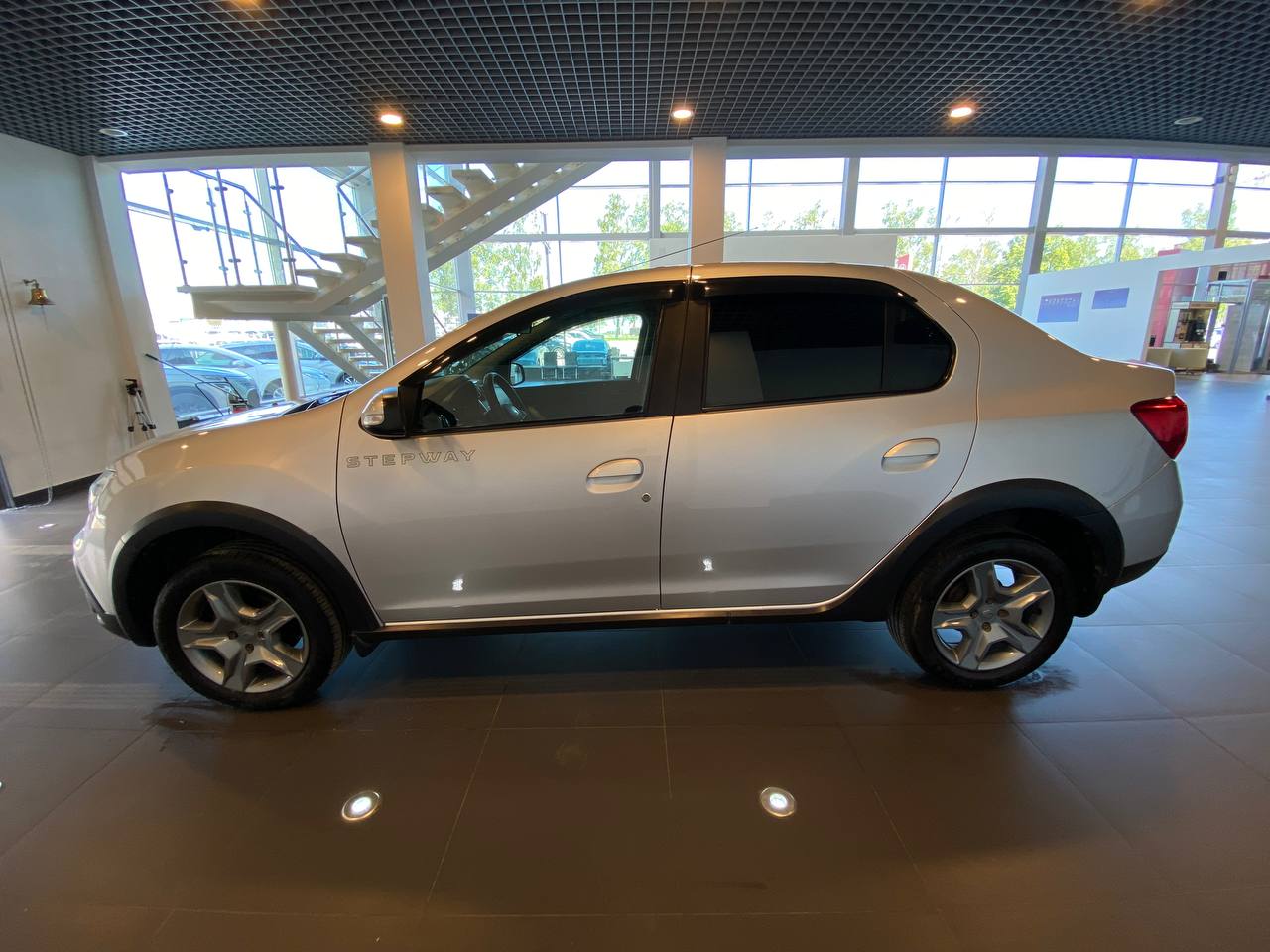 RENAULT LOGAN