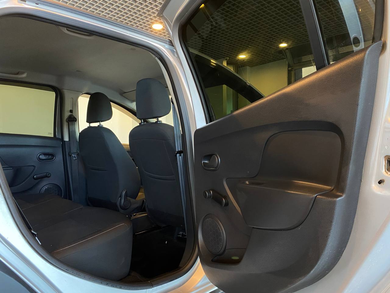 RENAULT LOGAN