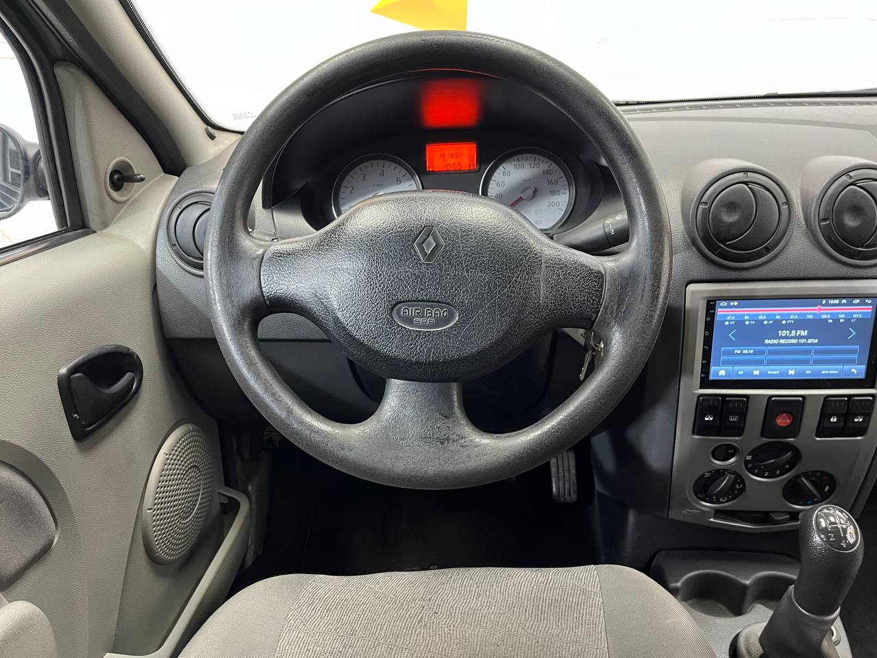 RENAULT LOGAN