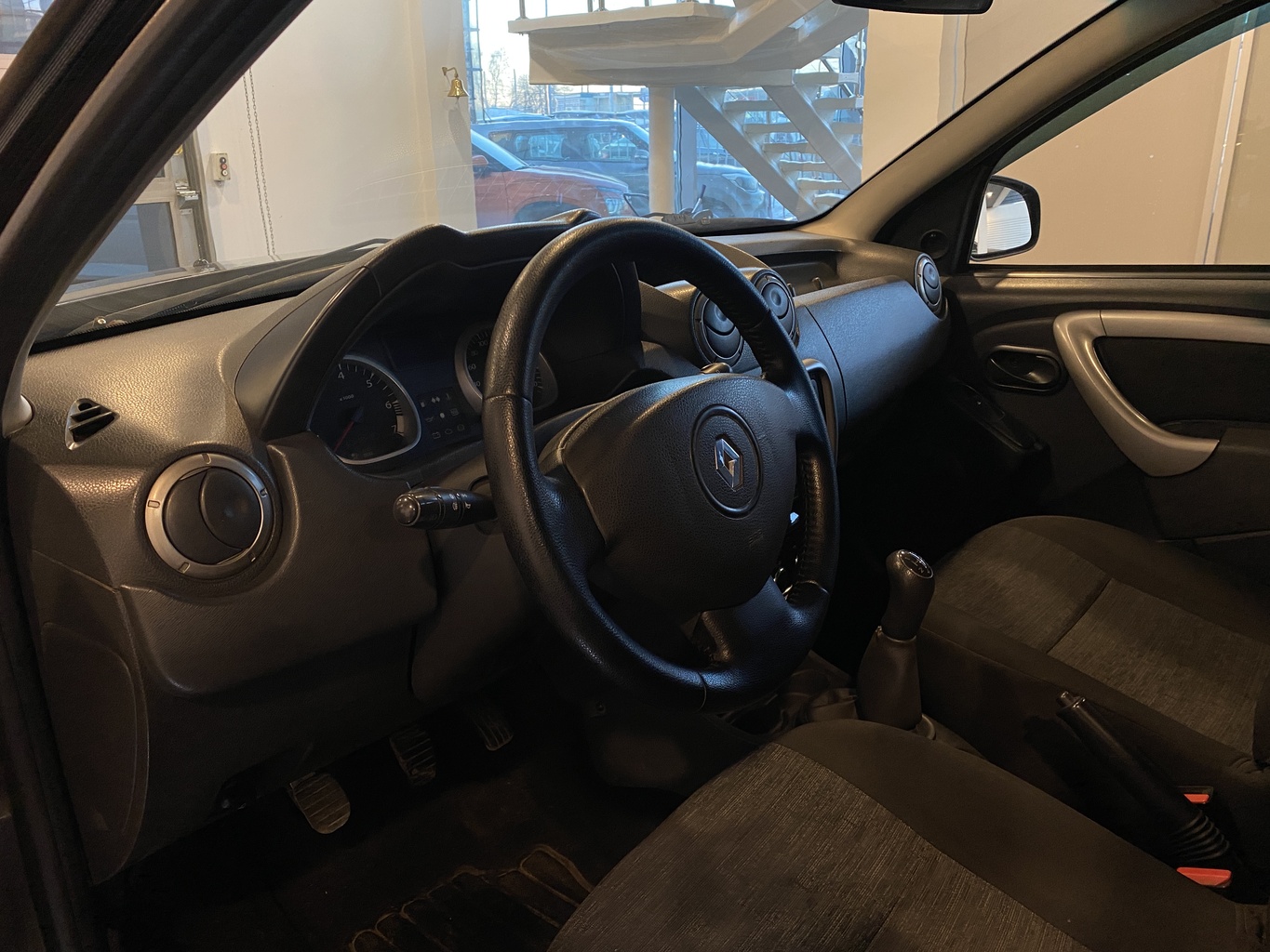 RENAULT DUSTER