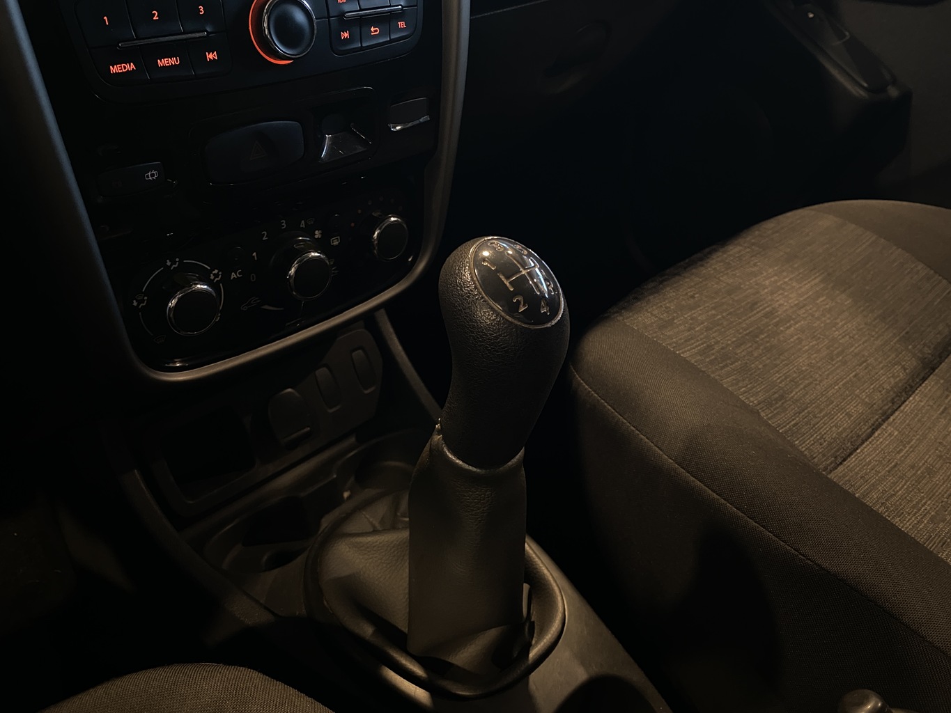 RENAULT DUSTER