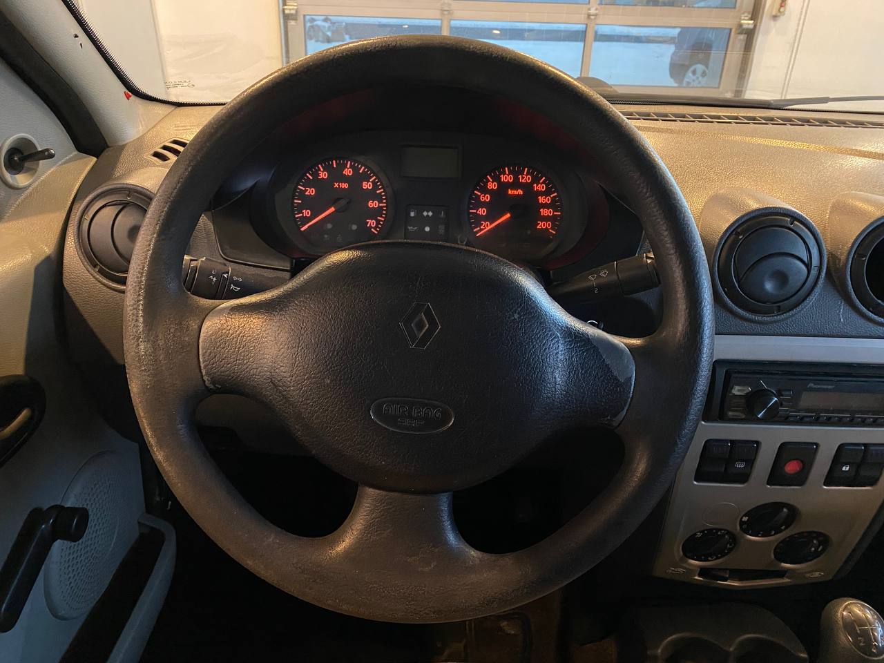 RENAULT LOGAN